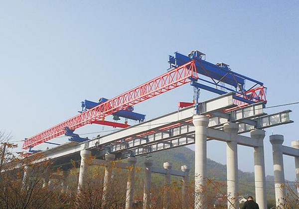 100t架橋機(jī)租賃廠家：專業(yè)設(shè)備，**服務(wù)