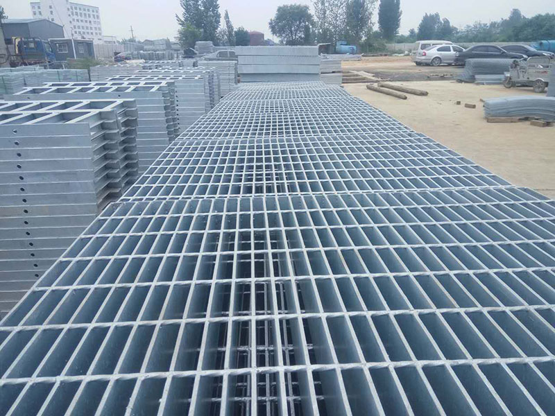 復(fù)合鋼格板自清潔功能設(shè)計(jì)